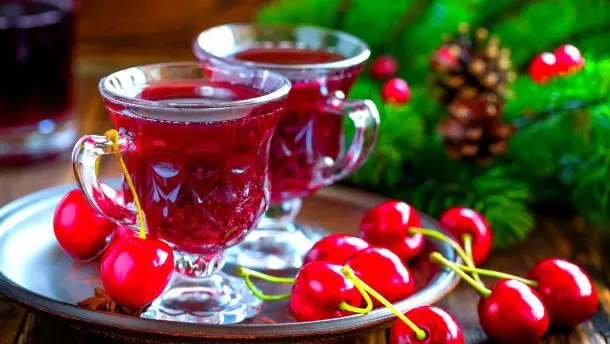 Cherry juice for the winter: simple recipes