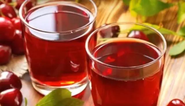 Cherry juice for the winter: simple recipes