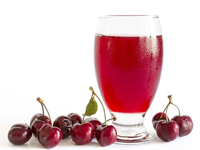 Cherry juice for the winter: simple recipes