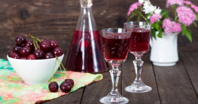 Cherry on cognac: do-it-yourself recipes at home from fresh, frozen, dried berries