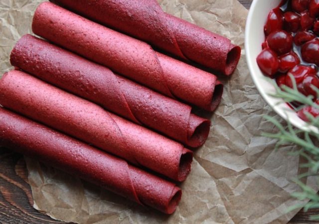 Cherry pastille at home: recipes without sugar, with banana, with apples