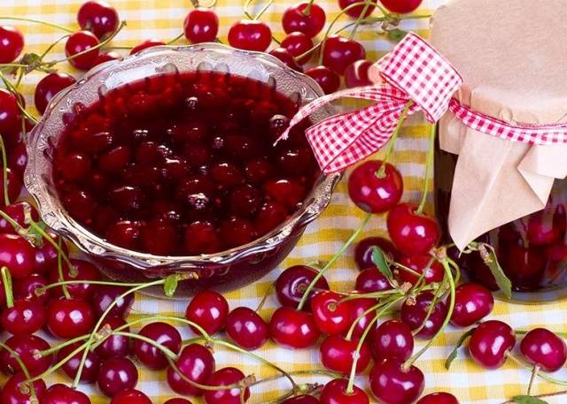 Cherry Saratovskaya Malyshka