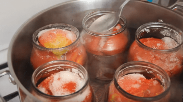 Cherry tomatoes for the winter in jars