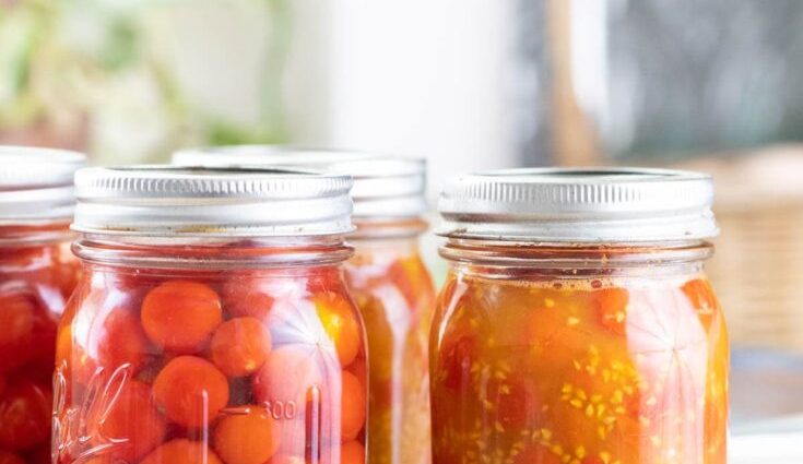 Cherry tomatoes for the winter in jars