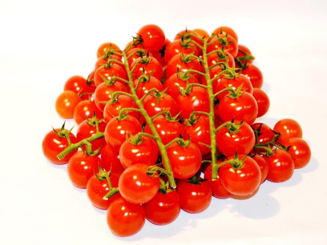 Cherry tomatoes in their own juice