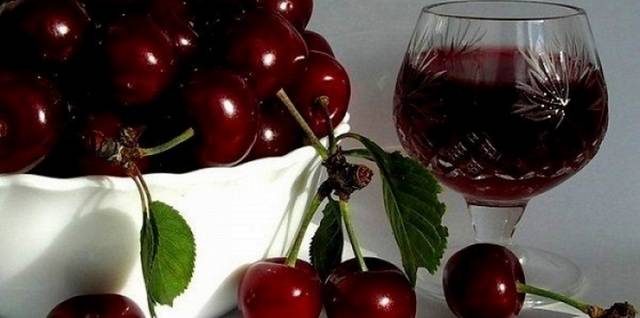 Cherry varieties: for the Urals, Moscow region, self-fertile, undersized