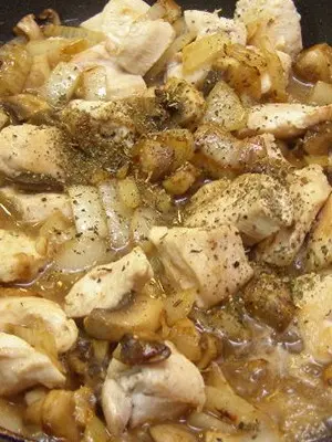 Chicken breast with champignons: delicious recipes