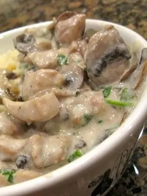 Chicken fillet with champignons: recipes for cooking delicious dishes