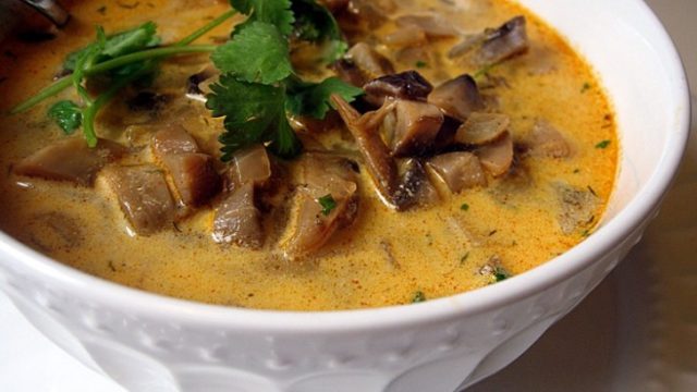 Chicken soup with champignons and vermicelli: step by step recipes with photos