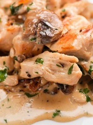 Chicken with champignons: homemade recipes