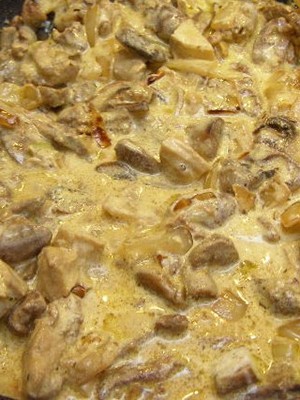 Chicken with champignons: homemade recipes