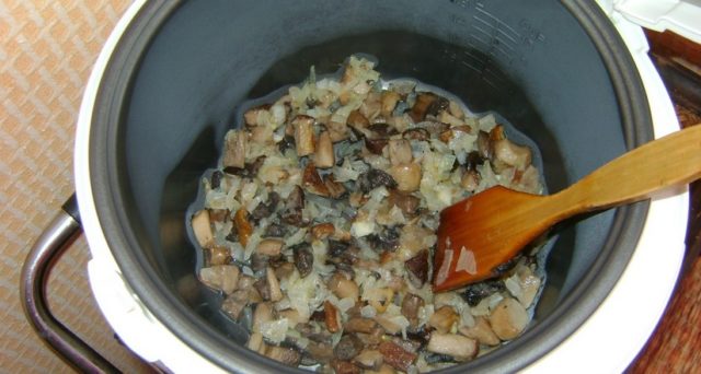 Chicken with honey mushrooms: in a pan, in the oven, in a slow cooker