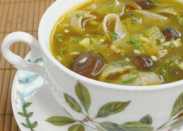 Chicken with honey mushrooms: in a pan, in the oven, in a slow cooker