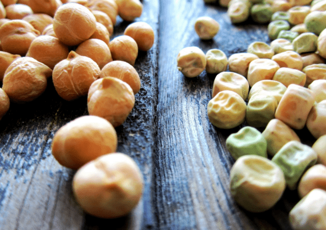 Chickpeas and peas: what is the difference, what is healthier, what is better