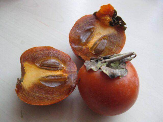 Chocolate persimmon Korolek: a description of the variety, where and how it grows when it ripens