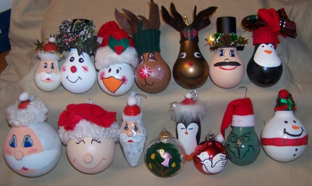 Christmas toys (crafts) from light bulbs with their own hands for the New Year