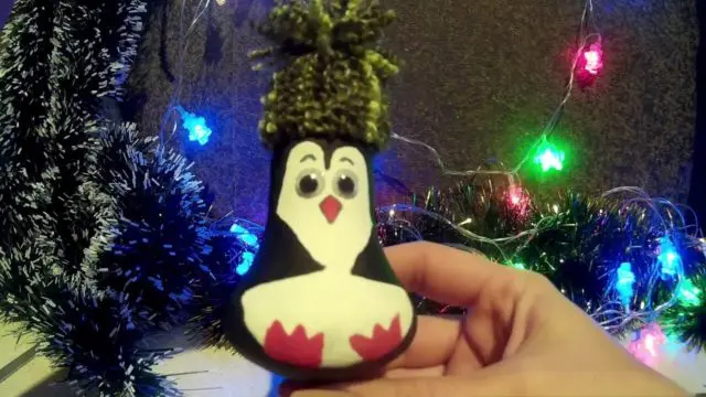 Christmas toys (crafts) from light bulbs with their own hands for the New Year