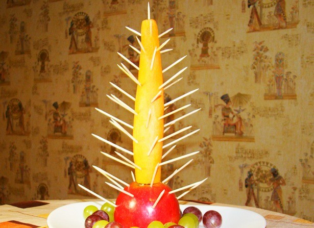 Christmas tree made of fruits for the New Years table with your own hands