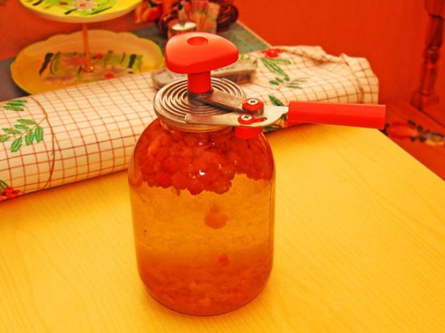 Cloudberry compote for the winter