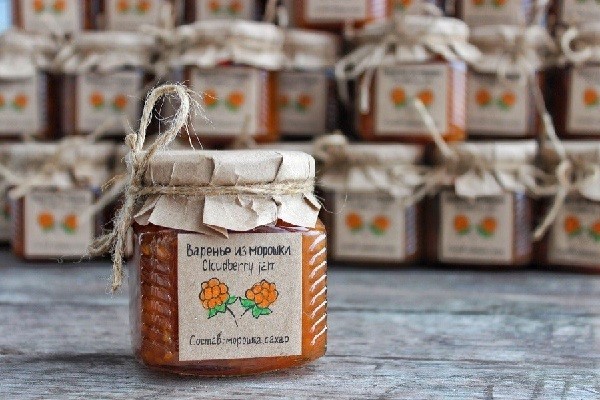 Cloudberry jam Pyatiminutka