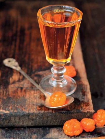 Cloudberry recipes on vodka