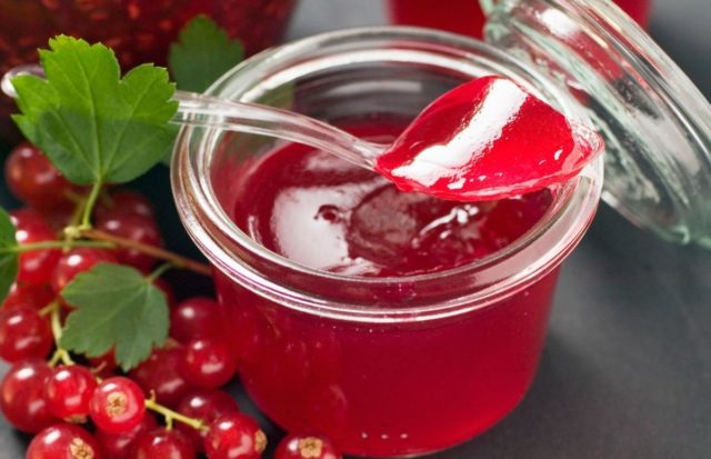 Cold currant jelly