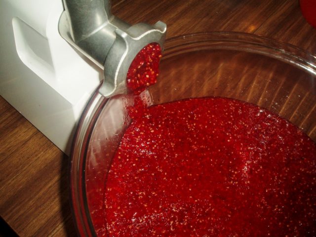 Cold currant jelly