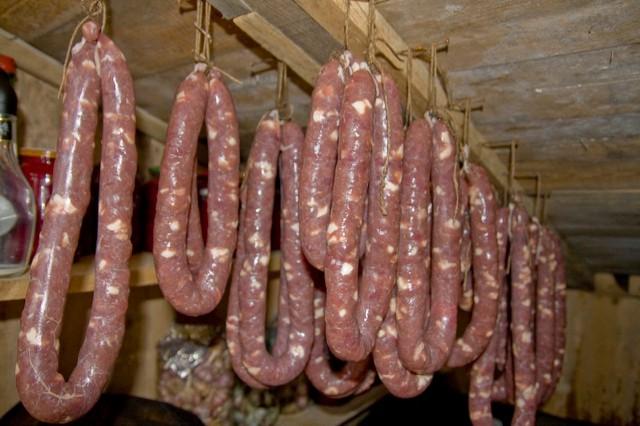 Cold smoked sausage at home: recipes with photos, videos