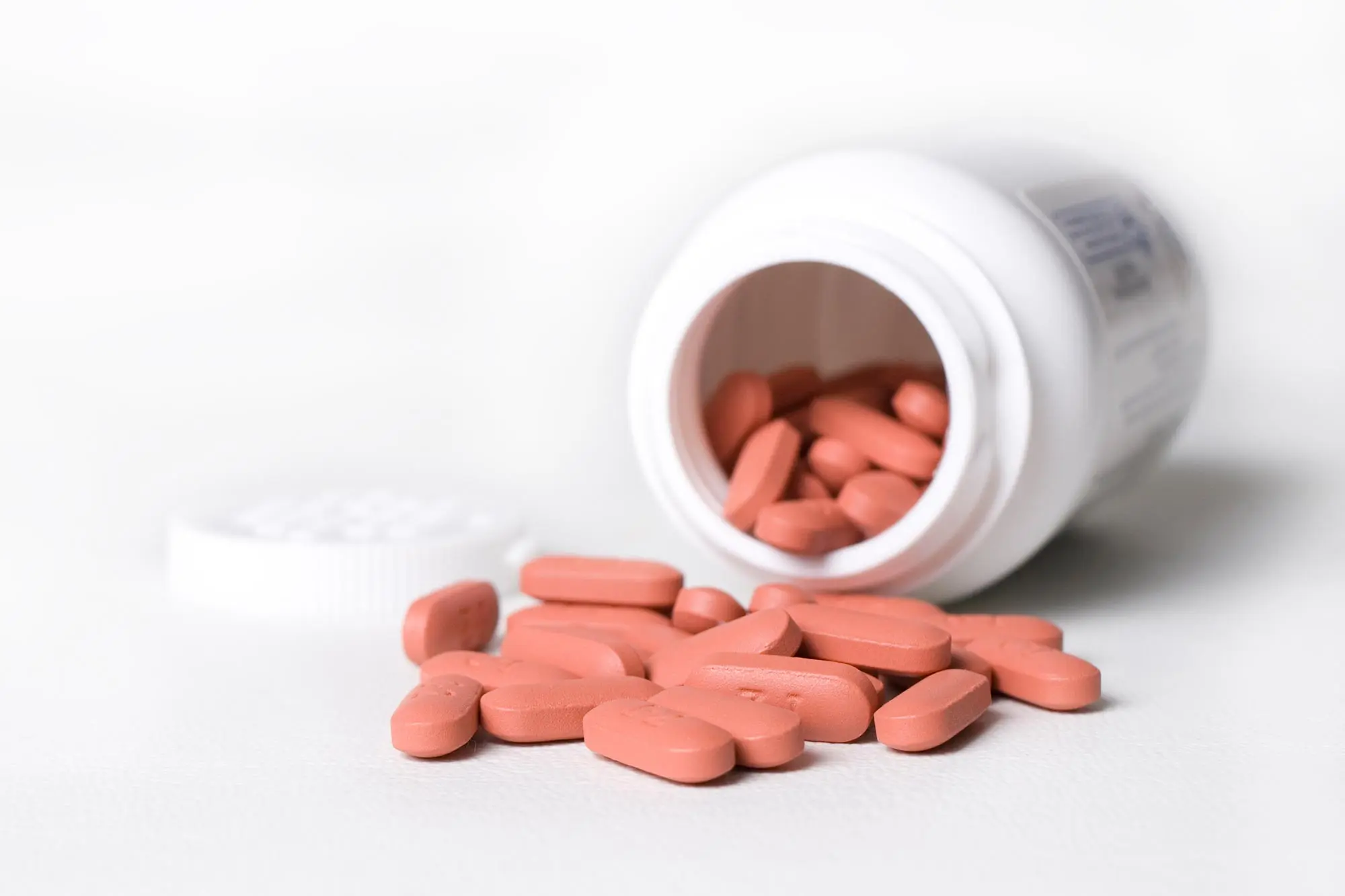 Combining ibuprofen with antihypertensive medications can permanently damage the kidneys