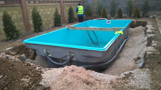 Composite pool: do-it-yourself installation + owner reviews