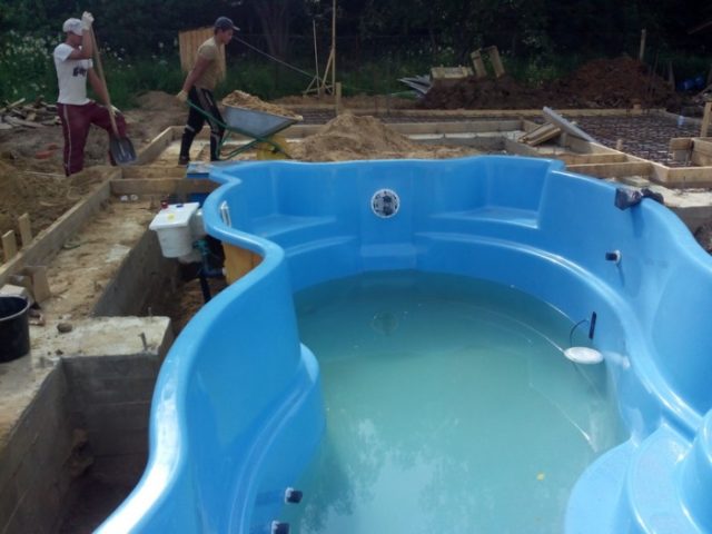 Composite pool: do-it-yourself installation + owner reviews