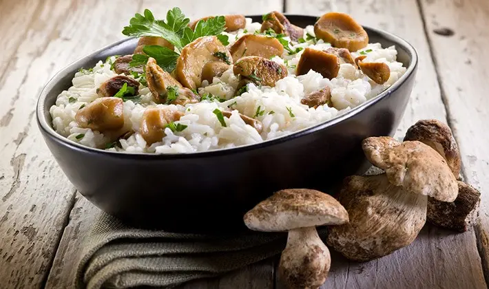 Cooking rice with porcini mushrooms: recipes with photos