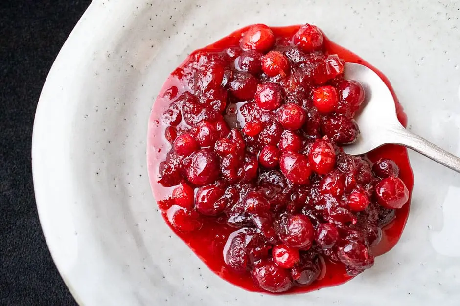 Cowberry compote for the winter