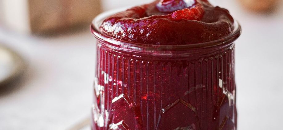 Cranberry jam without seeds