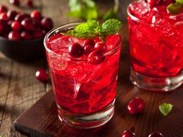 Cranberry juice: a recipe from frozen berries + features of the preparation of the drink, rules for storage and use