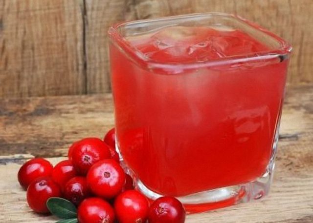 Cranberry liqueur