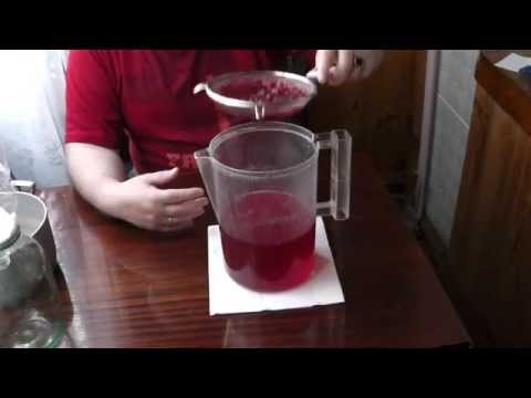 Cranberry liqueur at home