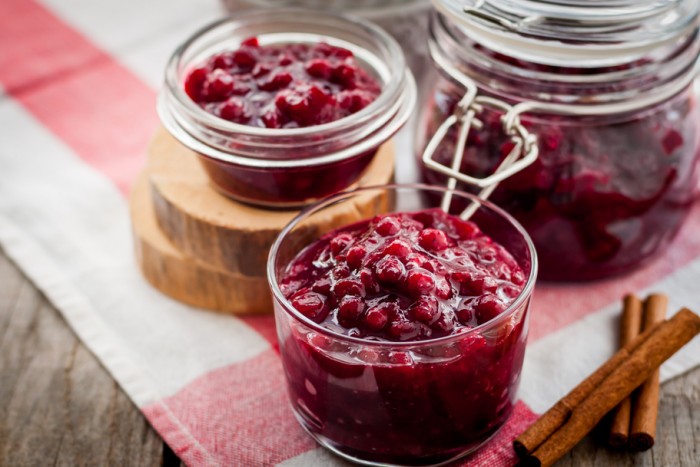 Cranberry sauce for meat, duck, chicken, turkey, fish and cold cuts: 27 recipes with photos + serving rules