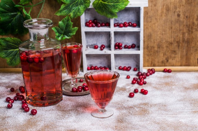 Cranberry tincture on alcohol