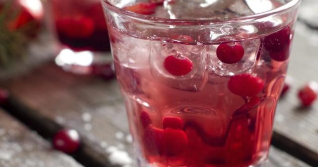 Cranberry tincture on alcohol