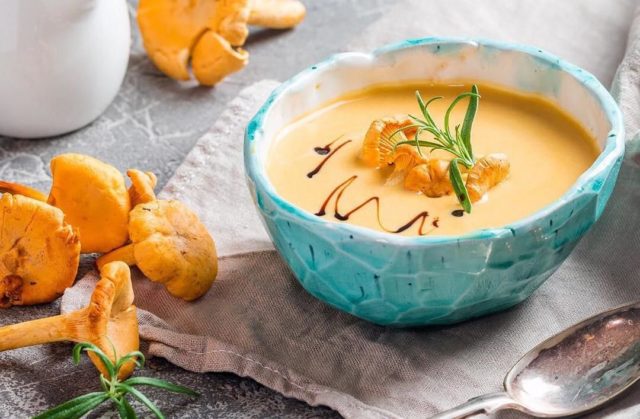 Cream soup from lychee: recipe with photo