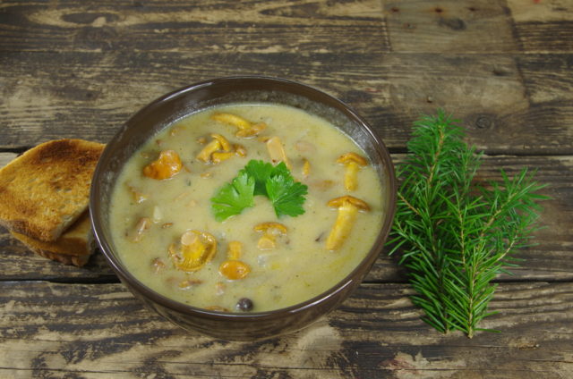 Cream soup from lychee: recipe with photo