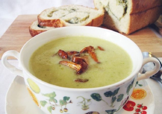 Cream soup from lychee: recipe with photo