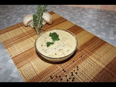 Creamy mushroom sauce from champignons with cream: recipes in a pan, in the oven, in a slow cooker