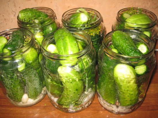 Crispy cucumbers with vodka for the winter: pickling and canning recipes in 3-liter jars