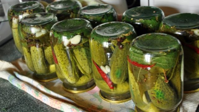 Crispy cucumbers with vodka for the winter: pickling and canning recipes in 3-liter jars