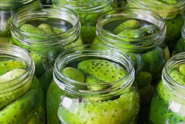 Crispy cucumbers with vodka for the winter: pickling and canning recipes in 3-liter jars