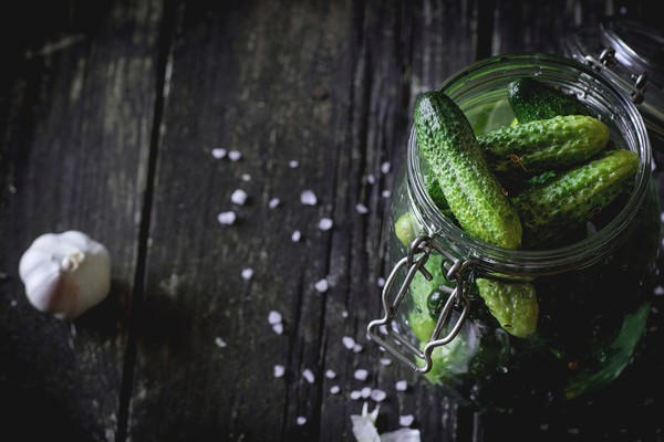 Crispy cucumbers with vodka for the winter: pickling and canning recipes in 3-liter jars