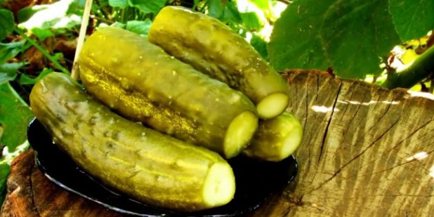 Crispy cucumbers with vodka for the winter: pickling and canning recipes in 3-liter jars