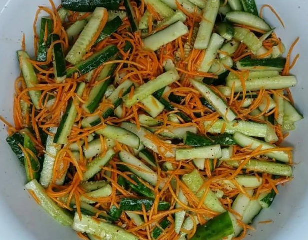 Cucumber salad with mustard: recipes for the winter